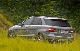 2012款奔驰ML海外试驾实拍