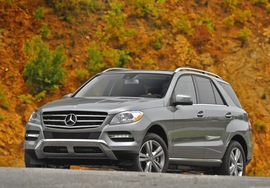 2012款奔驰ML海外试驾实拍