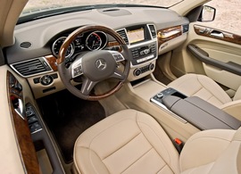 2012款奔驰ML海外试驾实拍