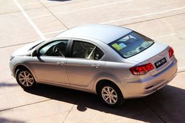 腾翼C30对比荣威350/新赛欧