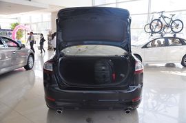 2011款长安福特蒙迪欧致胜2.0T