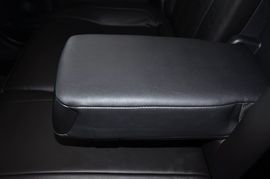 2011款长安福特蒙迪欧致胜2.0T