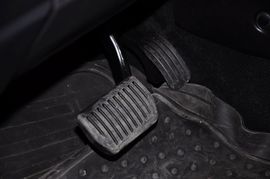 2011款长安福特蒙迪欧致胜2.0T