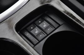 2011款长安福特蒙迪欧致胜2.0T