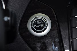 2011款长安福特蒙迪欧致胜2.0T