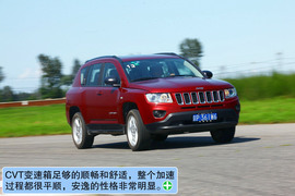 2011款Jeep指南者2.4豪华版