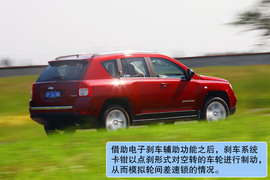 2011款Jeep指南者2.4豪华版