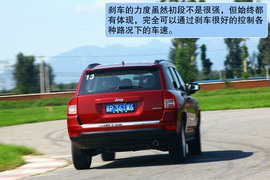 2011款Jeep指南者2.4豪华版