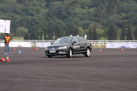 2012款全新迈腾2.0T至尊型上海试驾