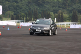 2012款全新迈腾2.0T至尊型上海试驾