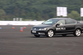 2012款全新迈腾2.0T至尊型上海试驾