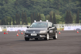 2012款全新迈腾2.0T至尊型上海试驾