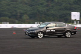 2012款全新迈腾2.0T至尊型上海试驾