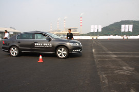 2012款全新迈腾2.0T至尊型上海试驾