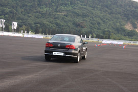 2012款全新迈腾2.0T至尊型上海试驾