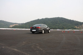 2012款全新迈腾2.0T至尊型上海试驾