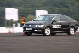 2012款全新迈腾2.0T至尊型上海试驾