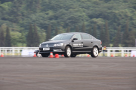 2012款全新迈腾2.0T至尊型上海试驾