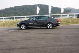 2012款全新迈腾2.0T至尊型上海试驾