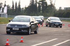 2012款全新迈腾2.0T至尊型上海试驾