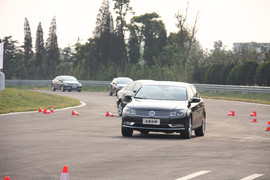 2012款全新迈腾2.0T至尊型上海试驾