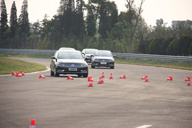 2012款全新迈腾2.0T至尊型上海试驾