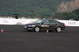 2012款全新迈腾2.0T至尊型上海试驾