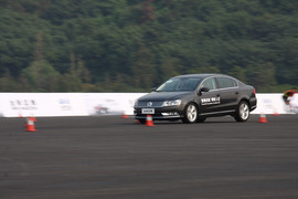 2012款全新迈腾2.0T至尊型上海试驾