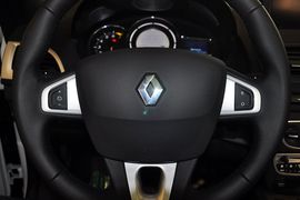   2011款雷诺梅甘娜CC 2.0L手自一体型
