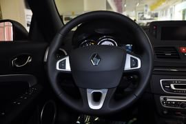   2011款雷诺梅甘娜CC 2.0L手自一体型