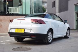   2011款雷诺梅甘娜CC 2.0L手自一体型