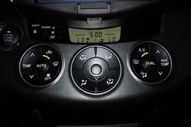 2011款一汽丰田RAV4