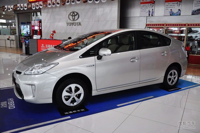 【车型对比】丰田 普锐斯 pk 丰田 rav4荣放_搜狐汽车