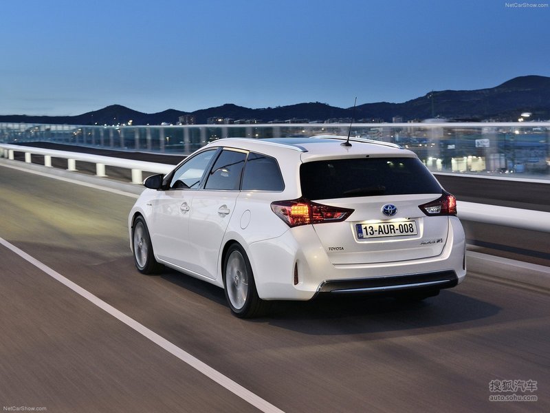 2013款丰田auristouringsports官图