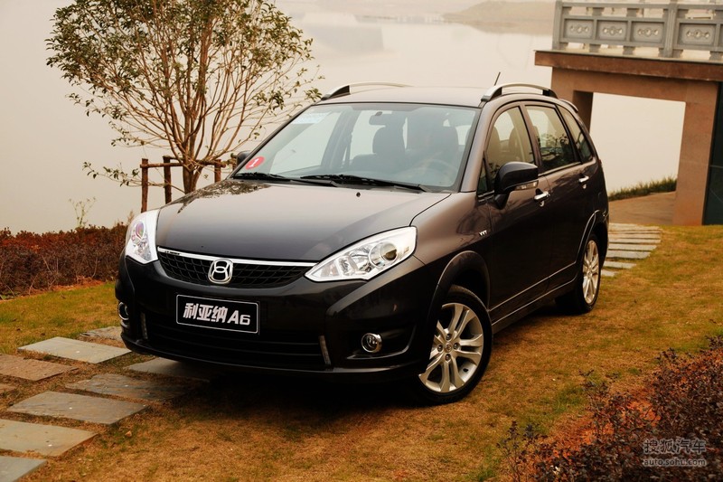 2014款昌河铃木利亚纳a6试驾