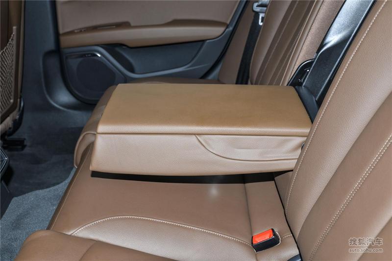 【 奥迪a7图片】_2018款 40 tfsi 进取型_棕色内饰_内饰_搜狐汽车网