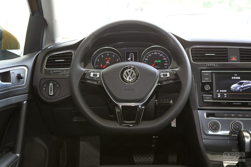 【 大众高尔夫图片】_2018款 230tsi dsg 舒适型_黑色_内饰_搜狐汽车