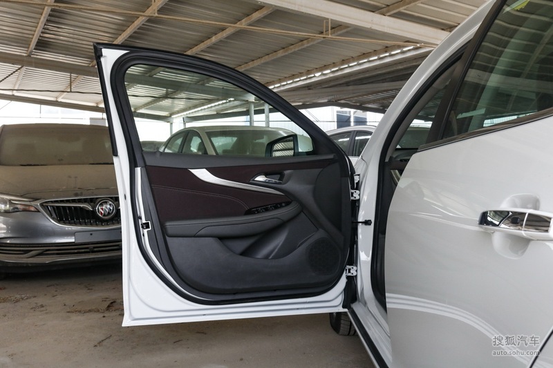 2018款 雪佛兰 迈锐宝 530t 自动豪华版   车门内饰    提示:支持键盘