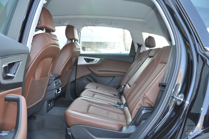 【 奥迪q7图片】_2019款 45 tfsi s line运动型_黑色/雪松棕_内饰
