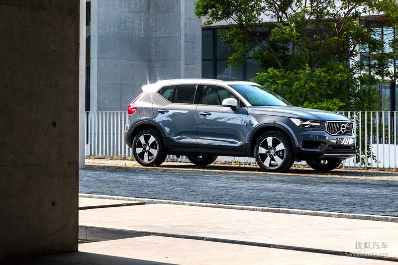 【 沃尔沃xc40图片】_2020款 t3 两驱智远豪华版_闪银灰_外观_搜狐