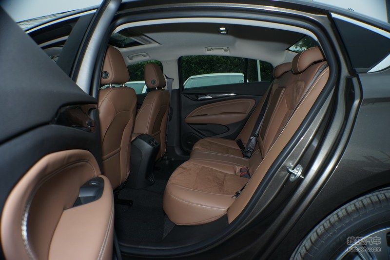 【 别克君威图片】_摩卡棕/黑色_内饰_搜狐汽车网