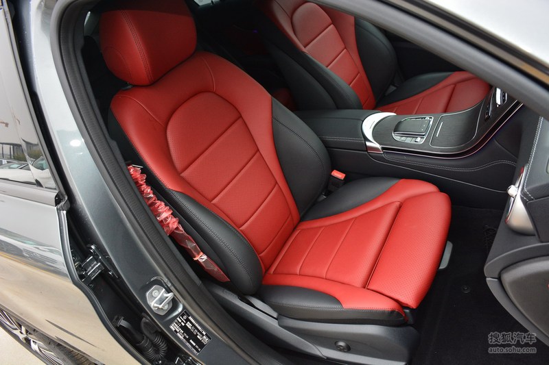 2020款奔驰glc3004matic轿跑suv