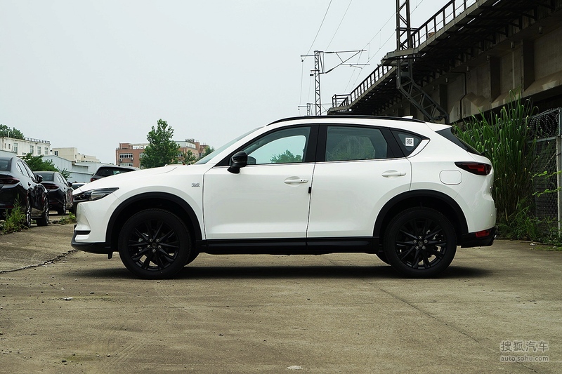 车型对比 马自达cx 5 Pk 斯巴鲁xv 马自达cx 5和斯巴鲁xv那个好 参数对比 空间对比 油耗对比 搜狐汽车