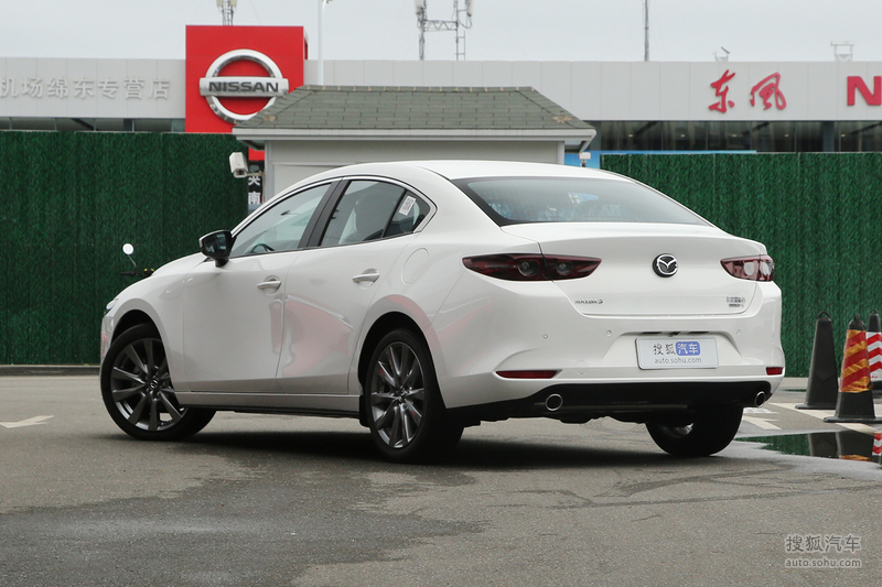 【车型对比】马自达 mazda3axela昂克赛拉 三厢 pk jeep 指南者
