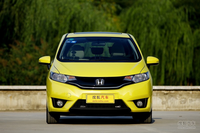【 本田飞度图片】_2014本田飞度1.5本地评测