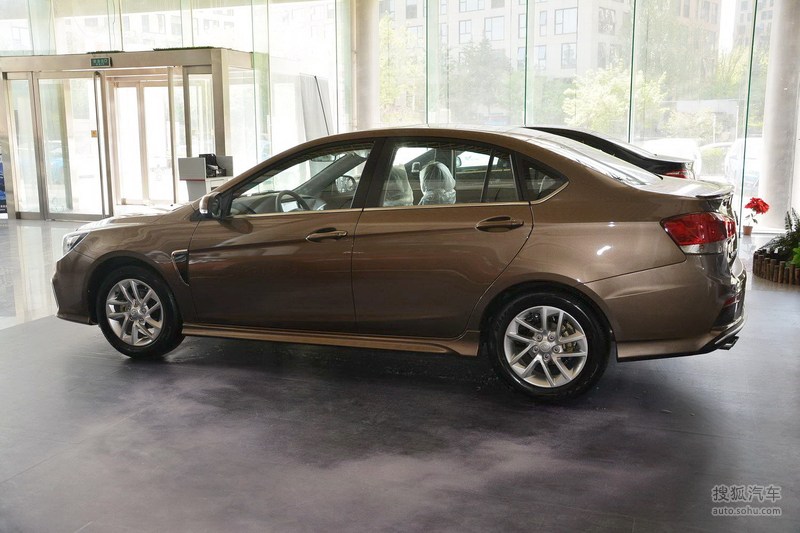 【车型对比】东南 v5 plus pk 丰田 威驰fs_搜狐汽车