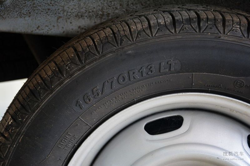 2015款一汽佳宝v7510l标准型轮胎型号