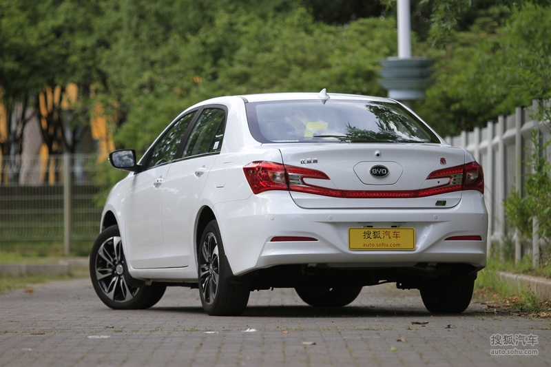 比亚迪2015款秦实拍