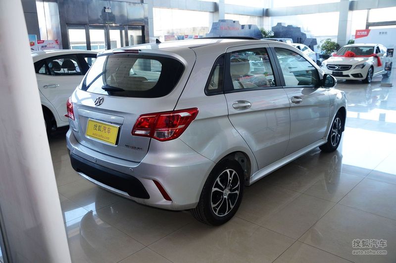 【 北汽绅宝d20 两厢图片】_米兰银_外观_搜狐汽车网