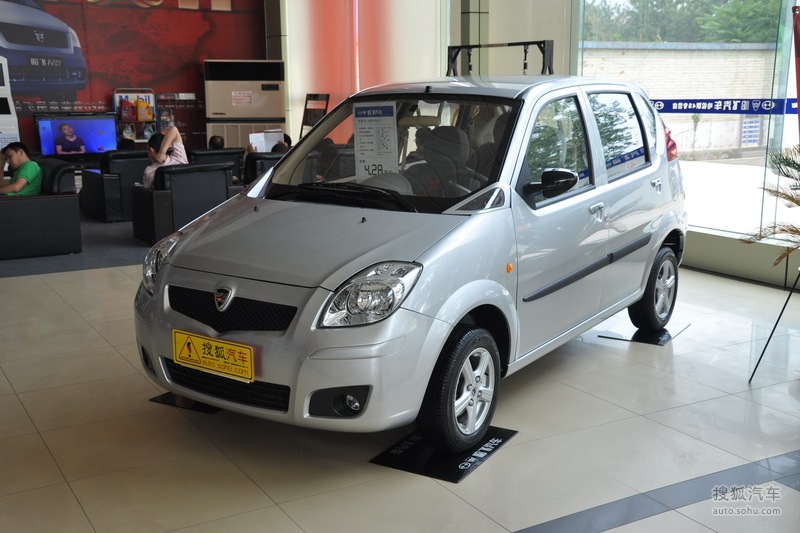 路宝灵动和大众 途铠那个好_参数对比_空间对比_油耗对比_搜狐汽车